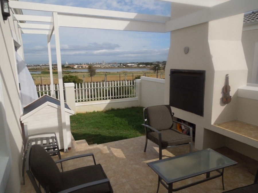 To Let 3 Bedroom Property for Rent in Fernwood Western Cape